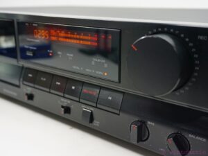 Sansui D-X301i Stereo Cassette Deck with HX-Pro Headroom Extension and Dolby B/C.
