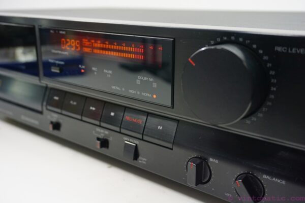 Sansui D-X301i Stereo Cassette Deck with HX-Pro Headroom Extension and Dolby B/C.