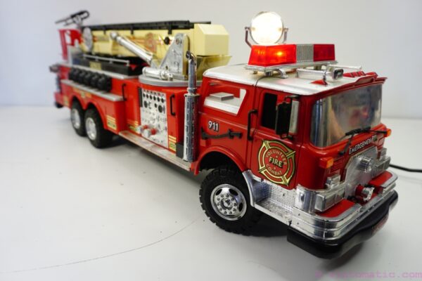 Vintage New Bright RC Fire Truck 1988