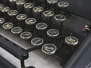 Tom Hanks’ Favorite: Vintage Smith Corona Clipper Typewriter