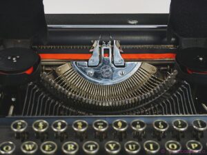 Tom Hanks’ Favorite: Vintage Smith Corona Clipper Typewriter