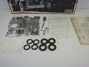 Vintage Monogram "The Untouchables" 1931 Rolls Royce & 1930 Ford Coupe Scale model kit
