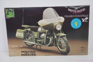 Protar Moto Guzzi V7 Police Type Polizia Stradale Motorcycle 1/9 Scale Model Kit - NEW!