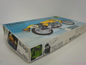 Protar Norton Commando 750 1:9 Metal frame scale model kit
