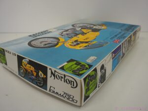 Protar Norton Commando 750 1:9 Metal frame scale model kit