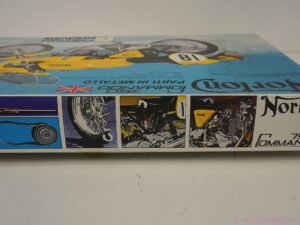 Protar Norton Commando 750 1:9 Metal frame scale model kit