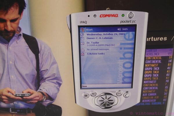 Compaq iPAQ H3760 Pocket PC Color 64MB - FACTORY SEALED