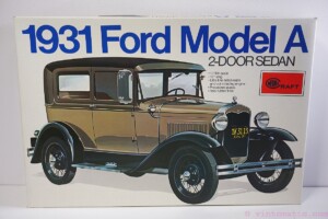 Vintage Minicraft 1931 Ford Model A 2-Door Sedan 1/16 Scale Model Kit - Baustaz - #1523 (Ex-Entex / Bandai model kit)