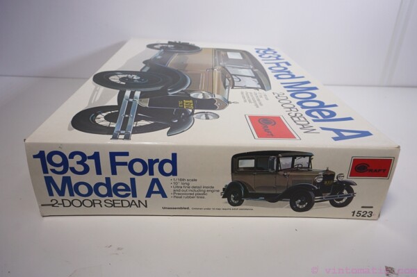 Vintage Minicraft 1931 Ford Model A 2-Door Sedan 1/16 Scale Model Kit - Baustaz - #1523 (Ex-Entex / Bandai model kit)