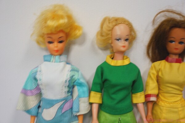 Barbie Clone Dolls (4x) with Clothes - 1960s / 1970s