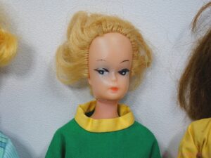 Barbie Clone Dolls (4x) with Clothes - 1960s / 1970s
