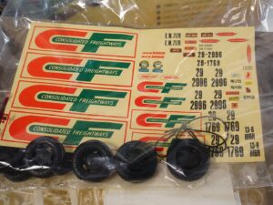 Vintage Matchbox AMT Trailmobile Double Trailers PK-8401 1/25 Scale Model Kit