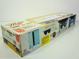 AMT Miller Fruehauf 40" Semi Trailer 1/25 Model Kit - T559