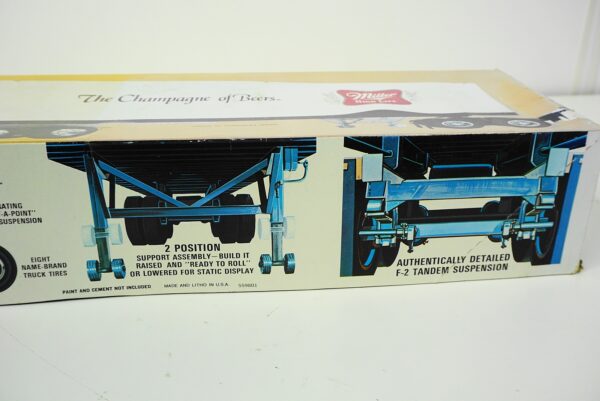 AMT Miller Fruehauf 40" Semi Trailer 1/25 Model Kit - T559