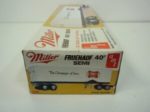 AMT Miller Fruehauf 40" Semi Trailer 1/25 Model Kit - T559