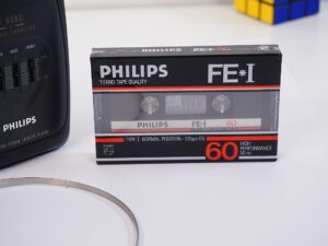 Philips AQ 6443 Portable Stereo Cassette Player (Walkman) - Free cassette