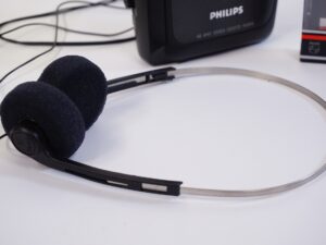 Philips AQ 6443 Portable Stereo Cassette Player (Walkman) - Free cassette