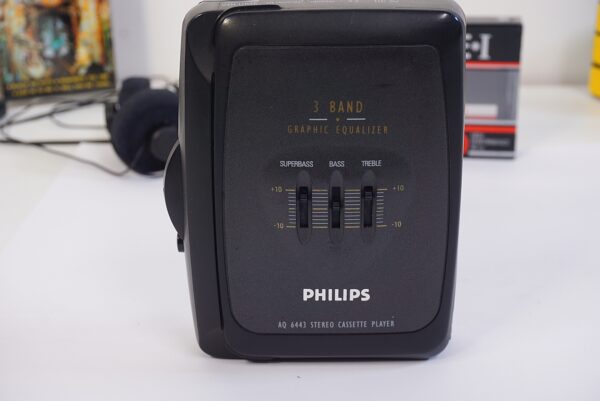 Philips AQ 6443 Portable Stereo Cassette Player (Walkman) - Free cassette