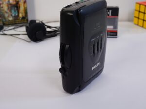 Philips AQ 6443 Portable Stereo Cassette Player (Walkman) - Free cassette