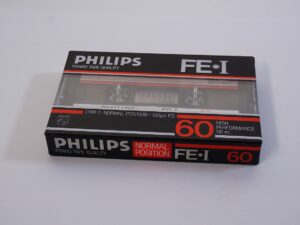 Philips AQ 6443 Portable Stereo Cassette Player (Walkman) - Free cassette