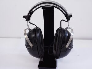 Vintage Pioneer SE-205 Wired Stereo Headphones - Classic Retro Over-Ear - Good