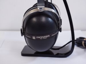 Vintage Pioneer SE-205 Wired Stereo Headphones - Classic Retro Over-Ear - Good