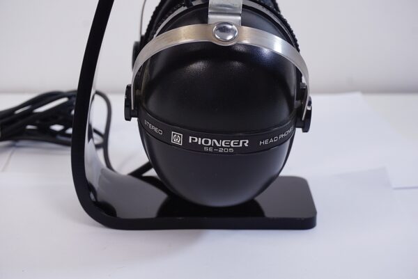 Vintage Pioneer SE-205 Wired Stereo Headphones - Classic Retro Over-Ear - Good