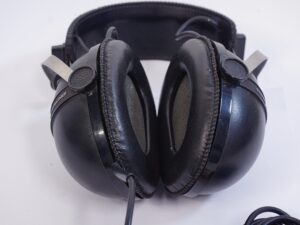 Vintage Pioneer SE-205 Wired Stereo Headphones - Classic Retro Over-Ear - Good