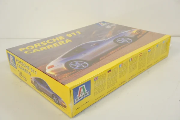 Italeri Porsche 911 Carrera 1:24 scale model kit