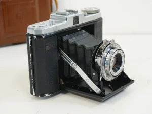 a vintage Zeiss Ikon Signal Nettar 518/16 Folding 6x6 Horizontal Camera, manufactured between July 1952 and February 1959