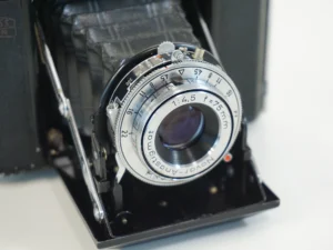 a vintage Zeiss Ikon Signal Nettar 518/16 Folding 6x6 Horizontal Camera, manufactured between July 1952 and February 1959