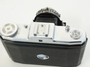 a vintage Zeiss Ikon Signal Nettar 518/16 Folding 6x6 Horizontal Camera, manufactured between July 1952 and February 1959