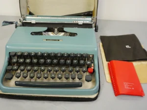 Vintage Olivetti Lettera 22 Typewriter - 1950s with Case, Cover & Manual