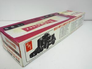 Vintage AMT Budweiser Fruehauf 40″ Semi Trailer 1/25 Model Kit – T552