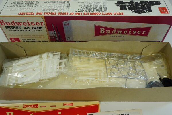 Vintage AMT Budweiser Fruehauf 40″ Semi Trailer 1/25 Model Kit – T552