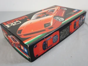 Tamiya Ferrari F40 1:24 scale model Kit Number: 24077-1500