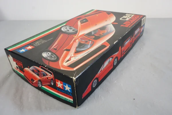 Tamiya Ferrari F40 1:24 scale model Kit Number: 24077-1500