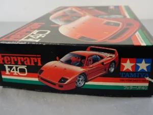 Tamiya Ferrari F40 1:24 scale model Kit Number: 24077-1500
