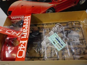 Tamiya Ferrari F40 1:24 scale model Kit Number: 24077-1500