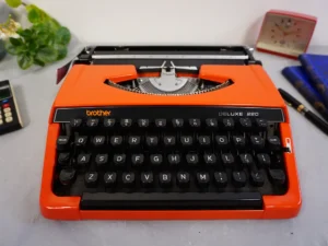 Vintage Brother Deluxe 220 Typewriter – QWERTY Layout – Excellent Condition