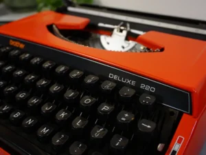 Vintage Brother Deluxe 220 Typewriter – QWERTY Layout – Excellent Condition