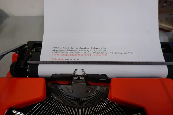 Vintage Brother Deluxe 220 Typewriter – QWERTY Layout – Excellent Condition