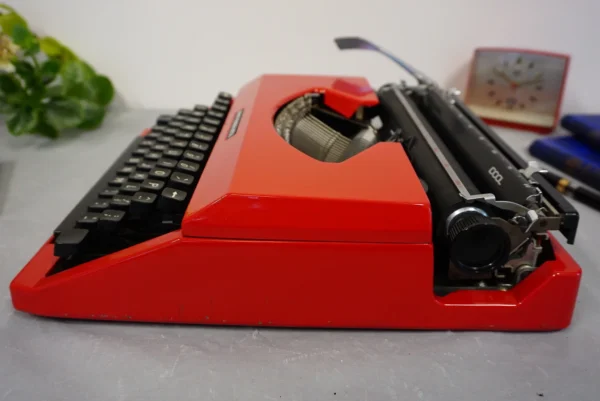 Vintage 1980s Sperry Remington IDOOL Typewriter – Classic Retro