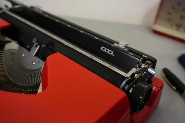 Vintage 1980s Sperry Remington IDOOL Typewriter – Classic Retro