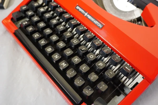 Vintage 1980s Sperry Remington IDOOL Typewriter – Classic Retro