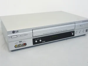 LG LV4981 VHS 6-Head HiFi Stereo Videorecorder + TDK Videocassettes & SCART Converter