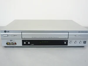 LG LV4981 VHS 6-Head HiFi Stereo Videorecorder + TDK Videocassettes & SCART Converter