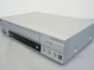 LG LV4981 VHS 6-Head HiFi Stereo Videorecorder + TDK Videocassettes & SCART Converter