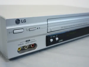 LG LV4981 VHS 6-Head HiFi Stereo Videorecorder + TDK Videocassettes & SCART Converter