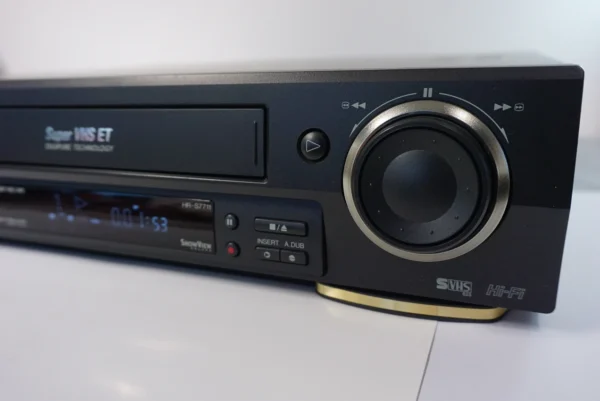 JVC HR-S7711 – Super VHS HiFi Stereo Videorecorder + 2x New TDK 240 Cassettes – PAL